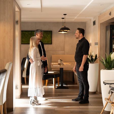 Penzion A Restaurace Bily Mlyn Liberec Esterno foto